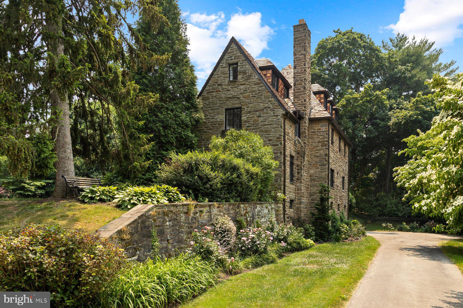 CHESTNUT HILL - Residential