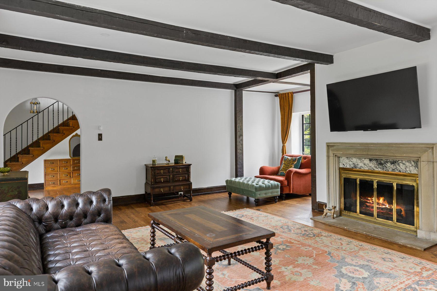 CHESTNUT HILL - Residential