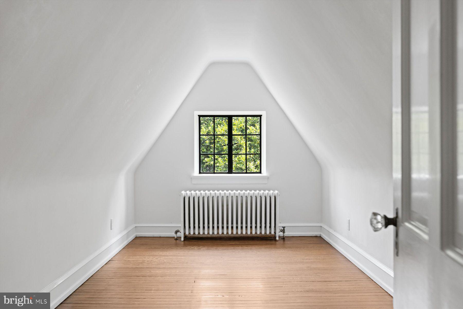 CHESTNUT HILL - Residential