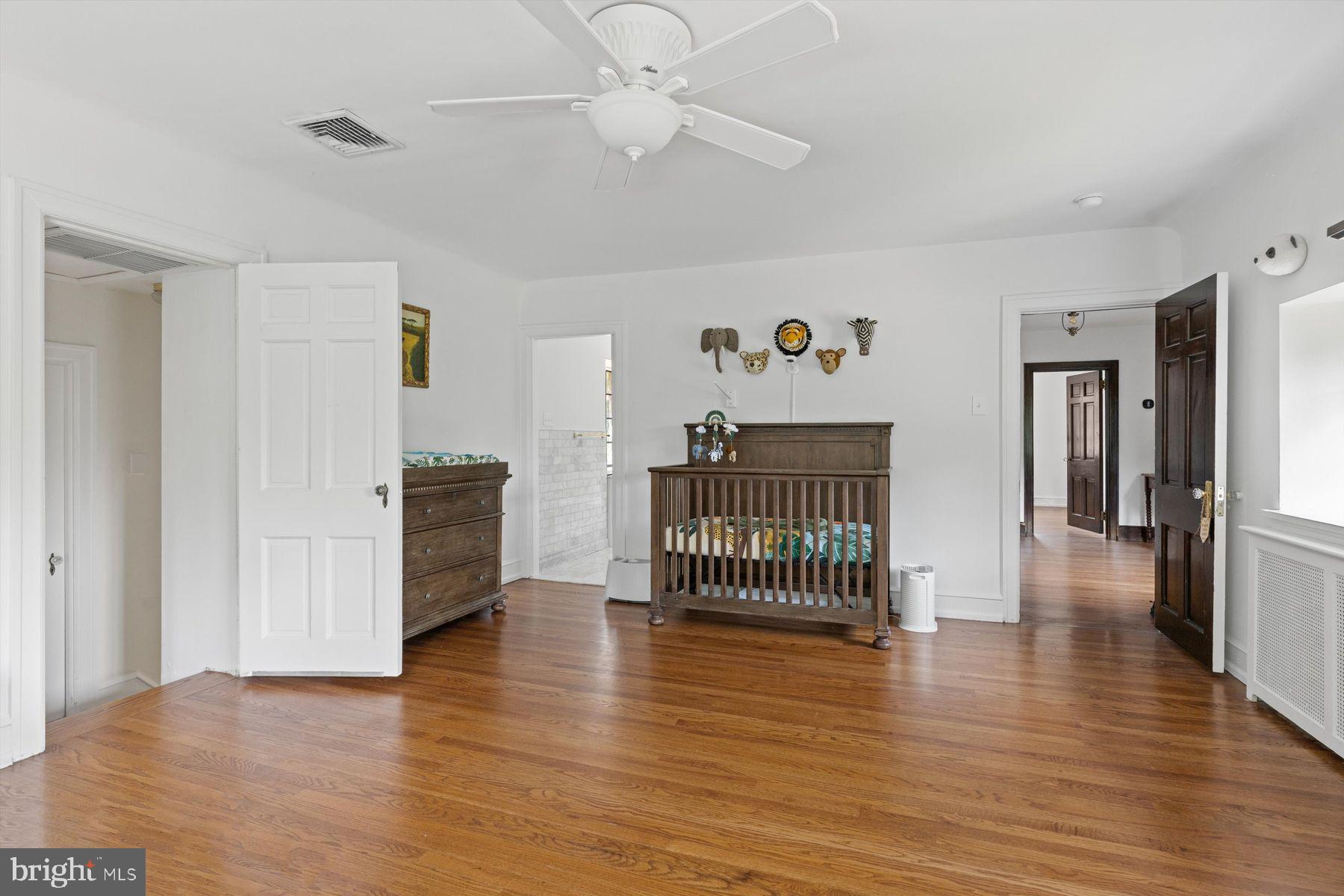 CHESTNUT HILL - Residential