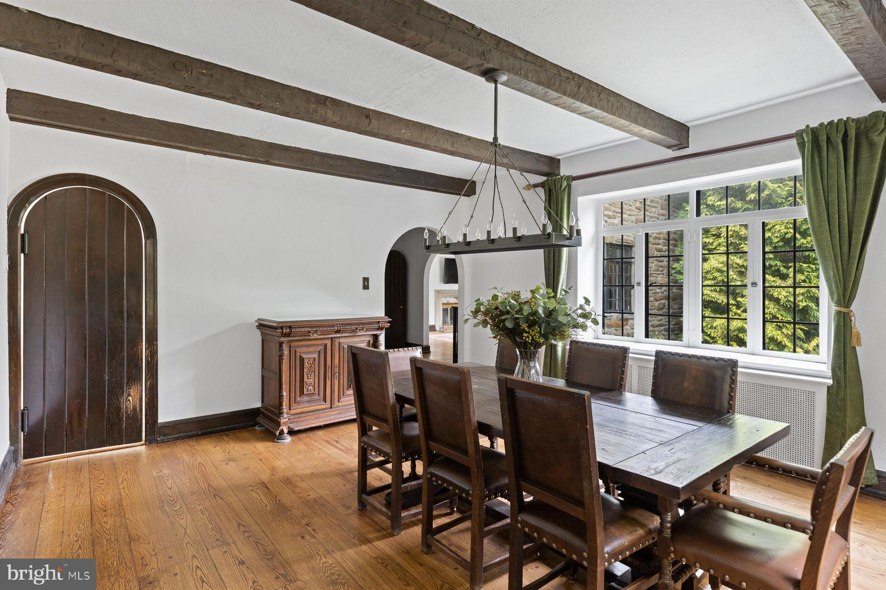 CHESTNUT HILL - Residential