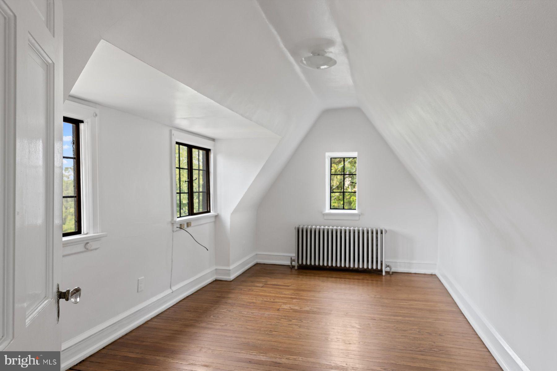 CHESTNUT HILL - Residential