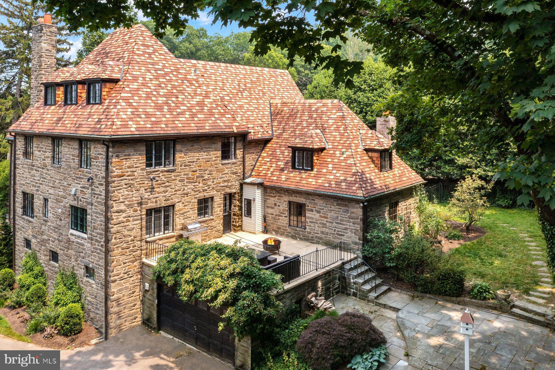 CHESTNUT HILL - Residential