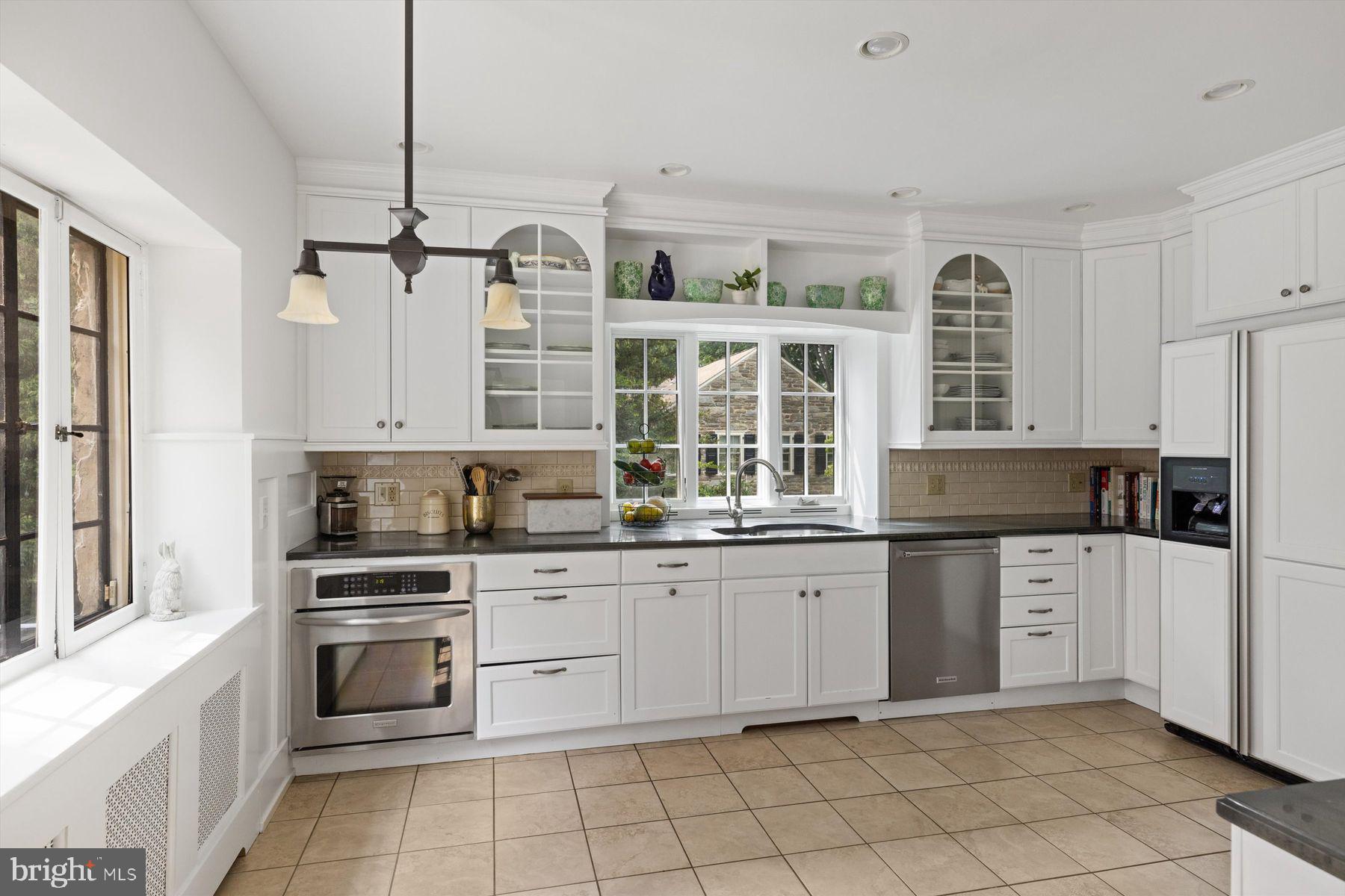 CHESTNUT HILL - Residential