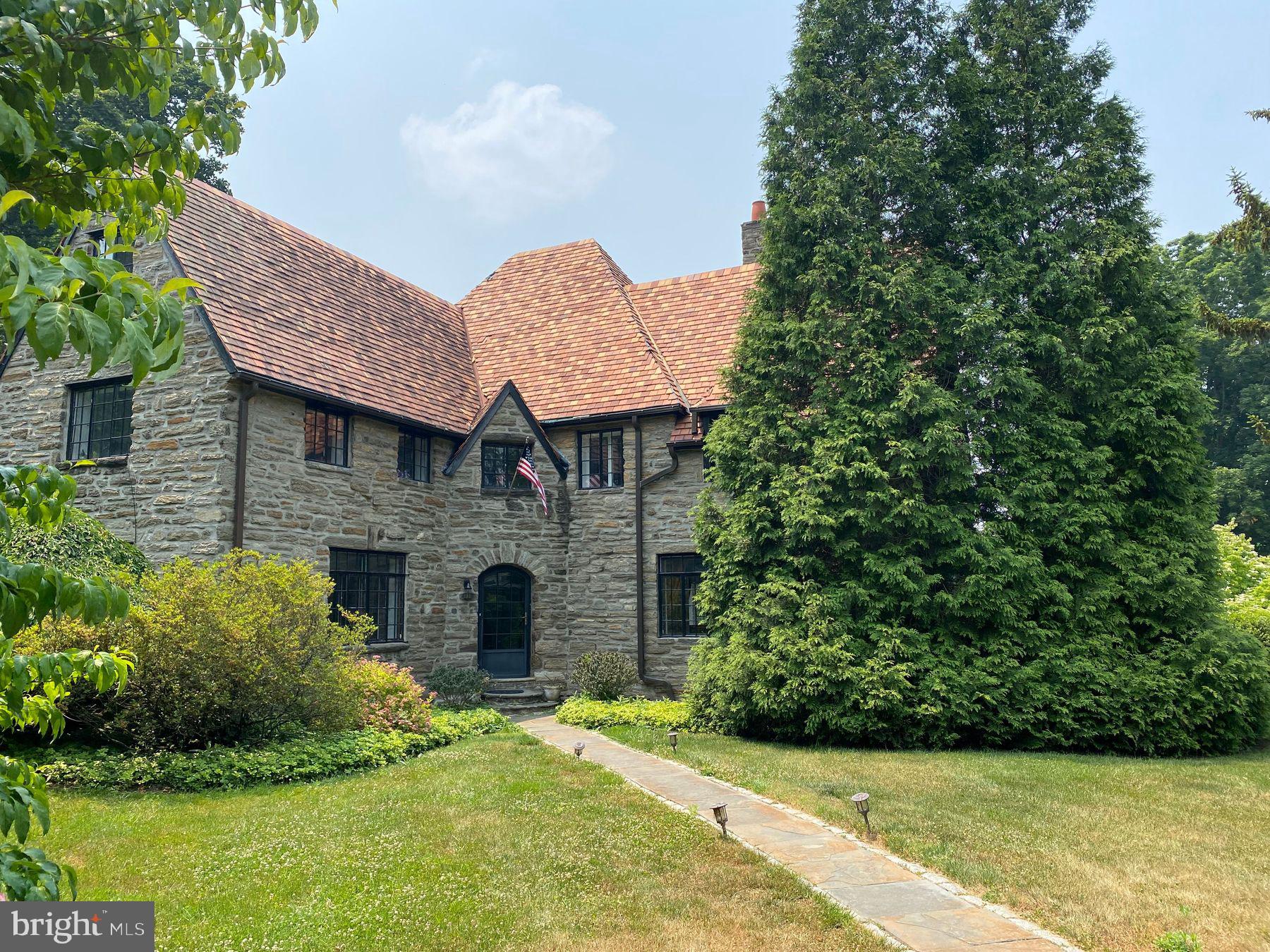 CHESTNUT HILL - Residential