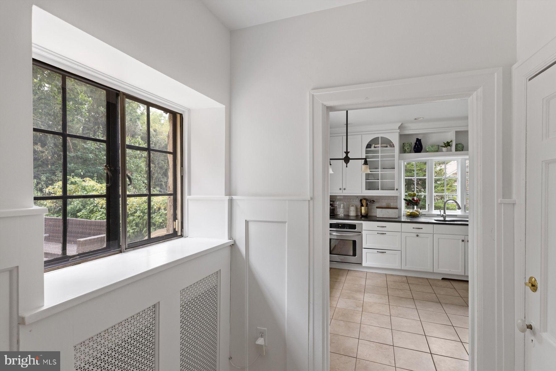 CHESTNUT HILL - Residential