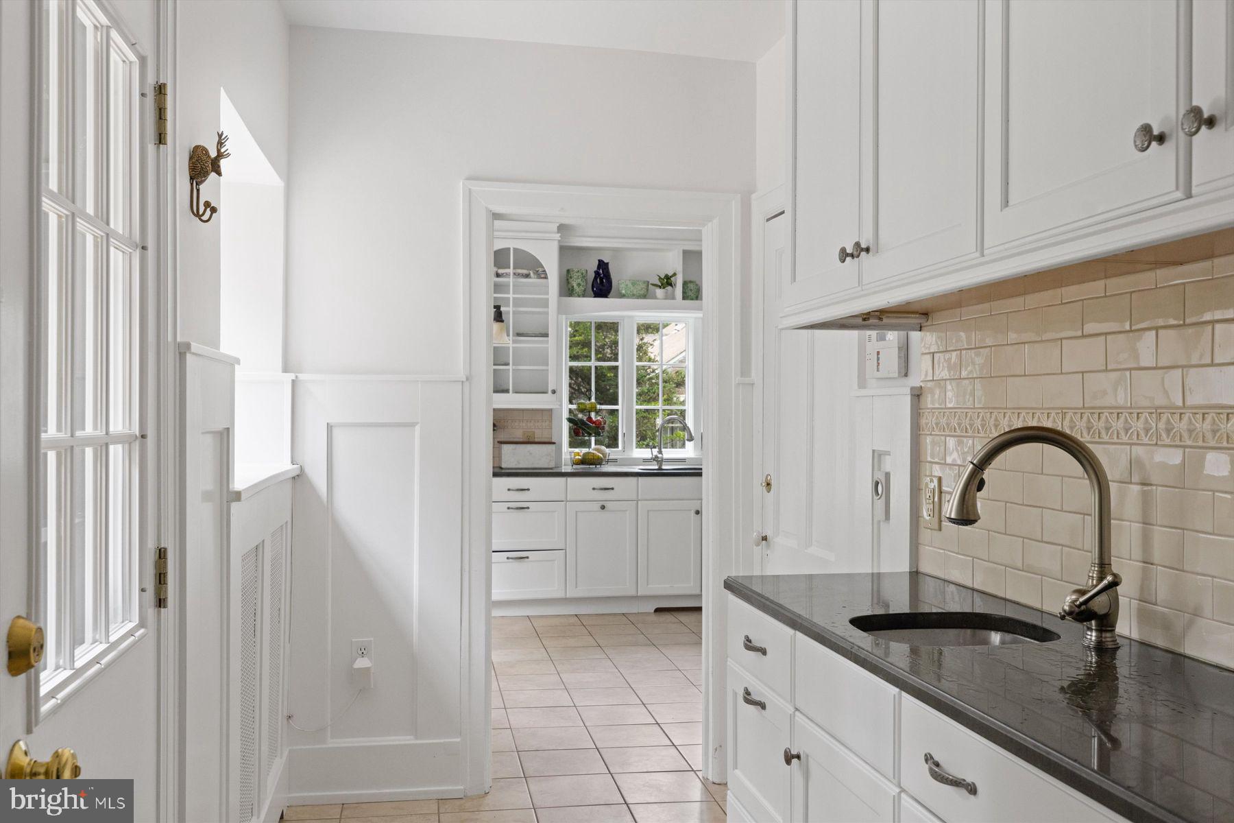 CHESTNUT HILL - Residential