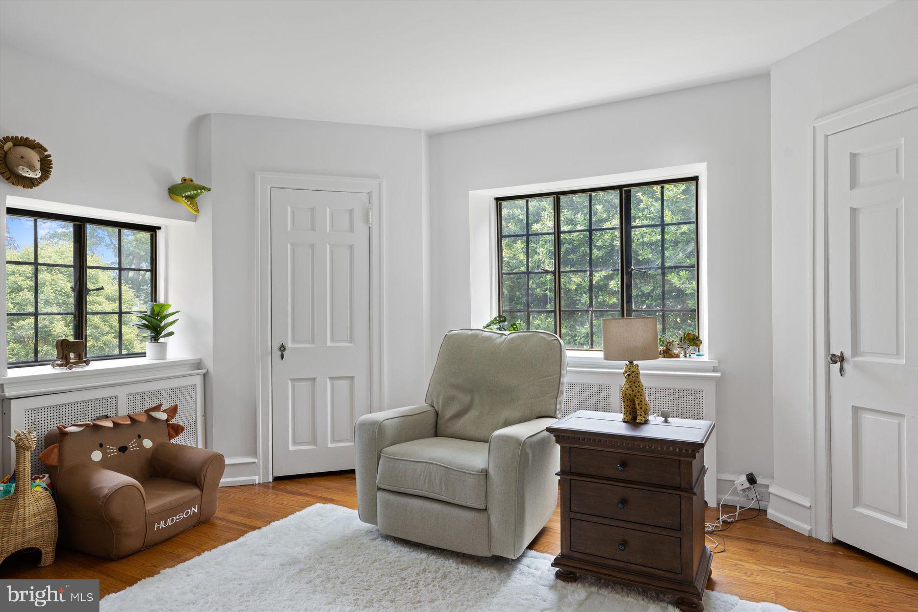 CHESTNUT HILL - Residential