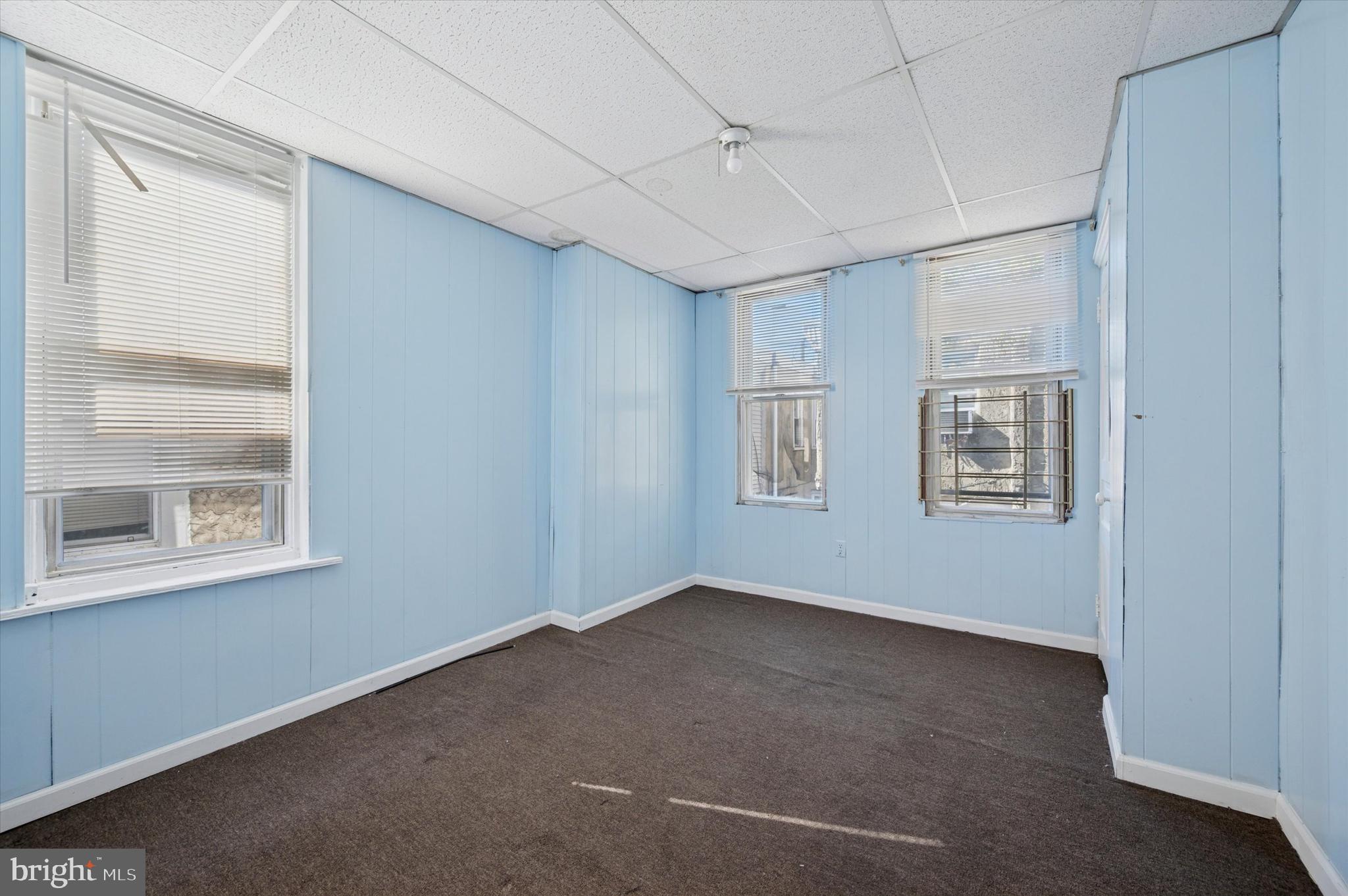 STRAWBERRY MANSION - Residential