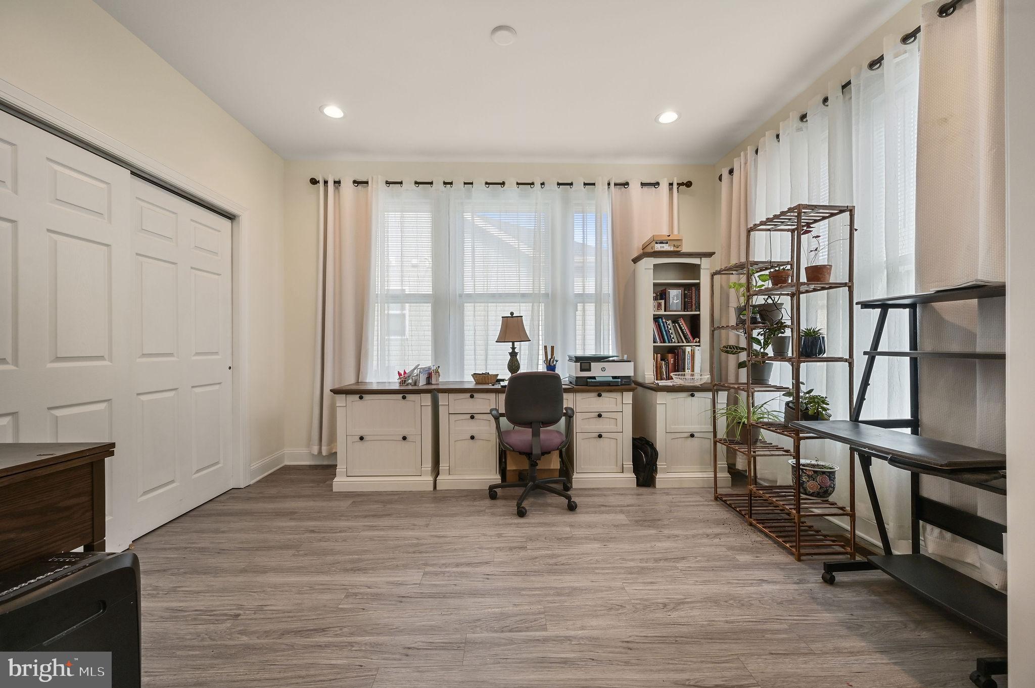 NOBLES POND - Residential