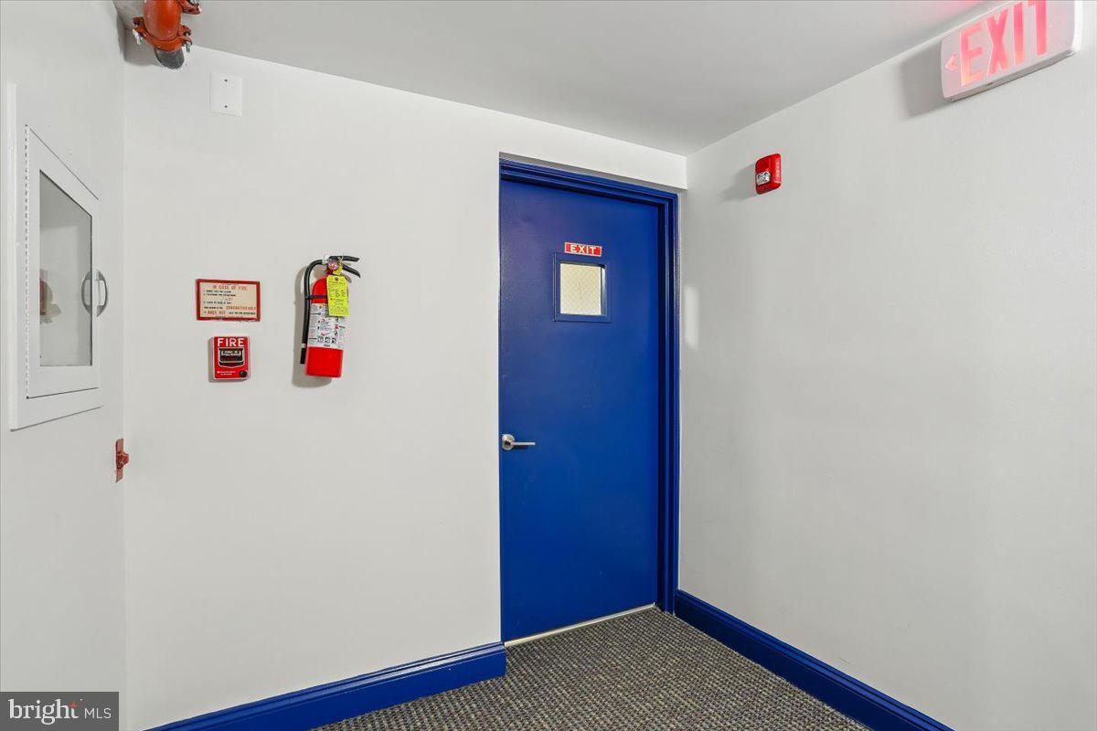 LEISURE WORLD - Residential