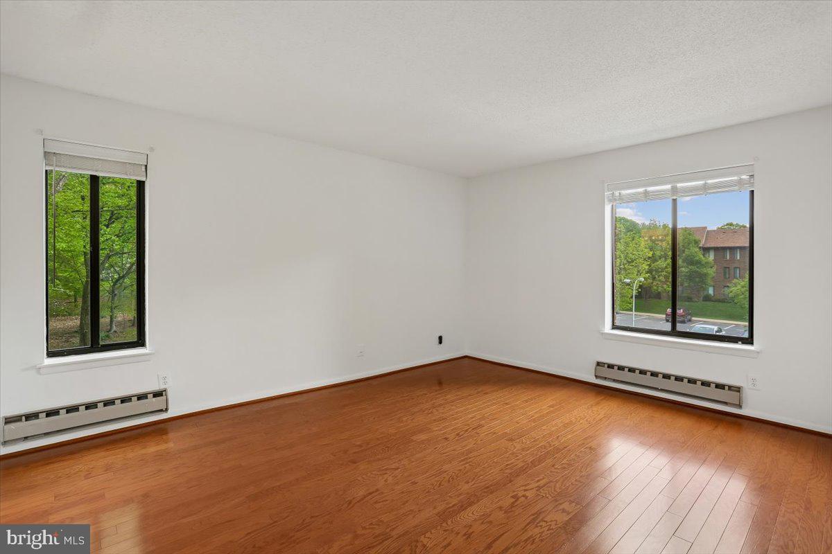 LEISURE WORLD - Residential