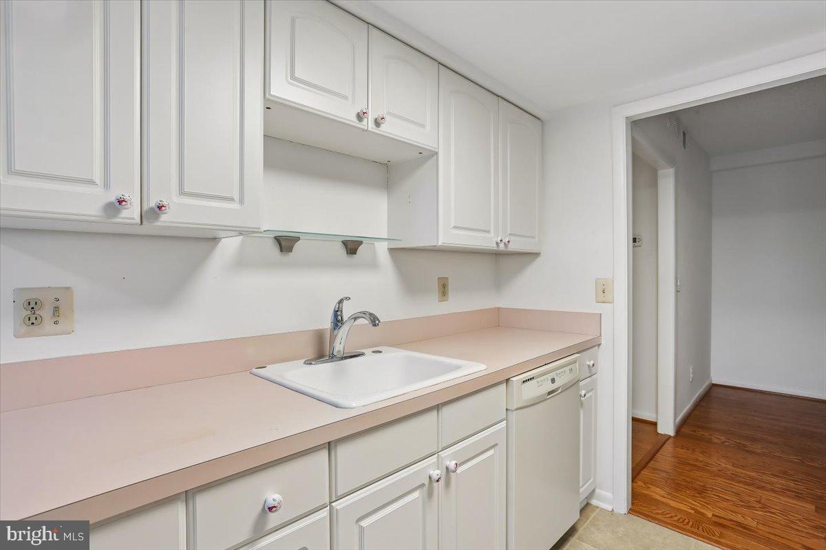 LEISURE WORLD - Residential