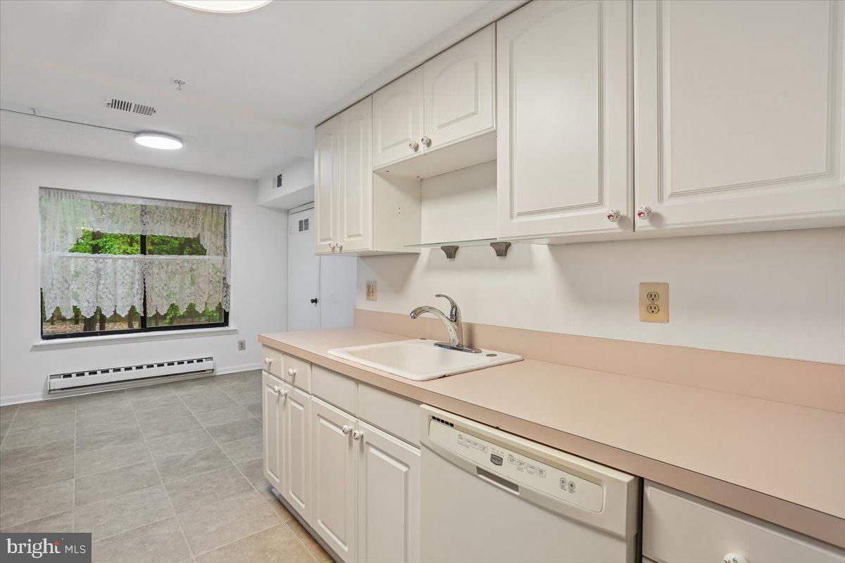 LEISURE WORLD - Residential