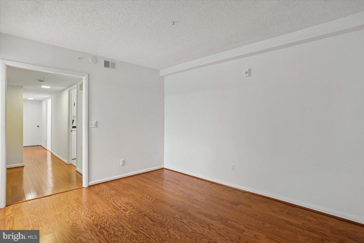 LEISURE WORLD - Residential