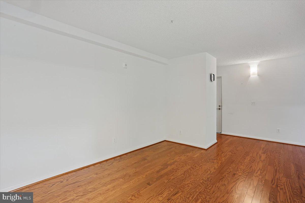 LEISURE WORLD - Residential