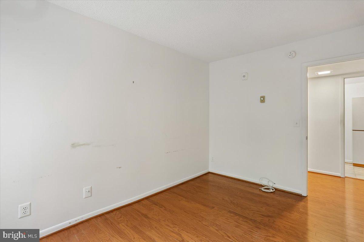 LEISURE WORLD - Residential