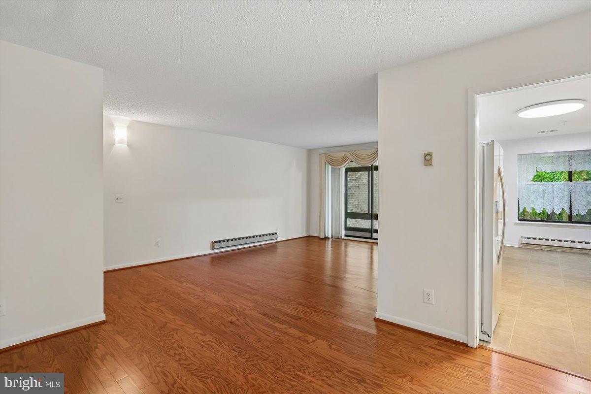 LEISURE WORLD - Residential