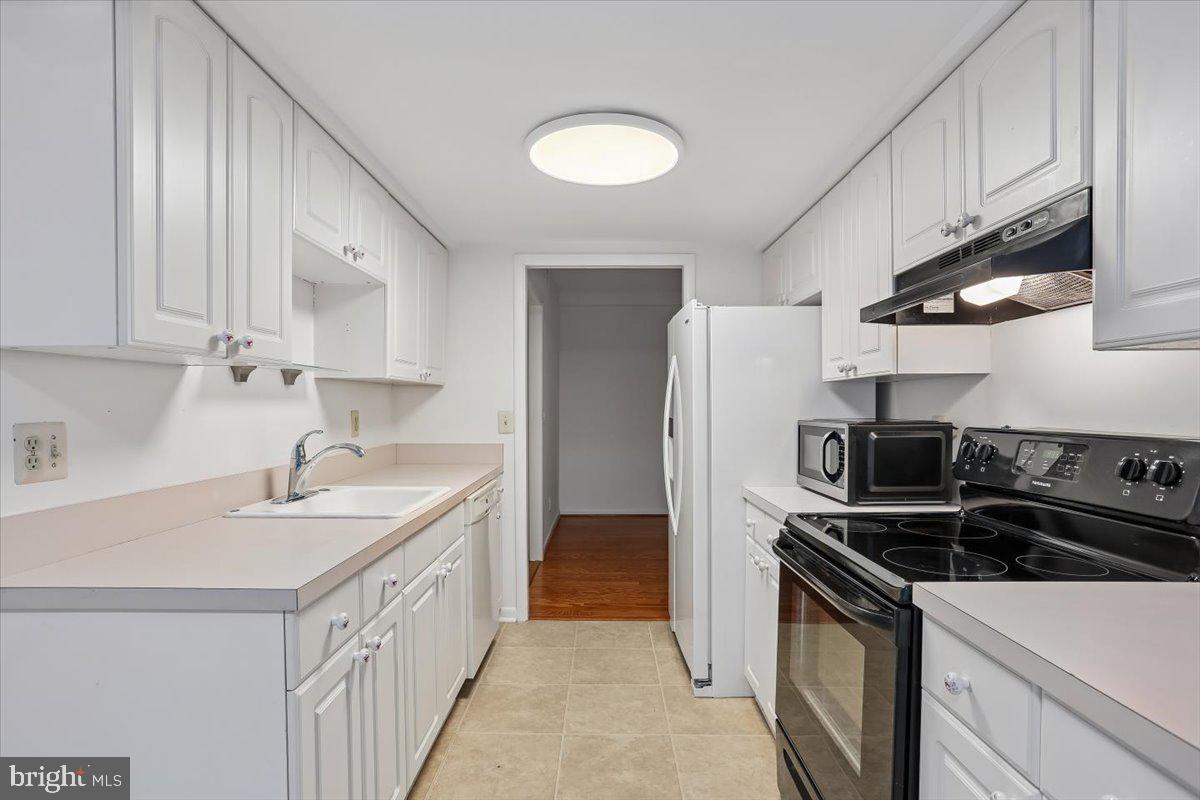 LEISURE WORLD - Residential