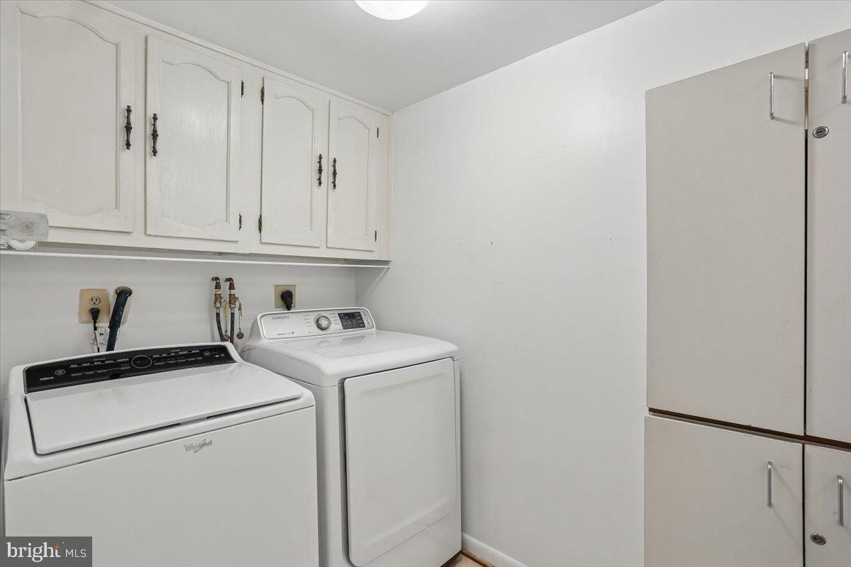 LEISURE WORLD - Residential