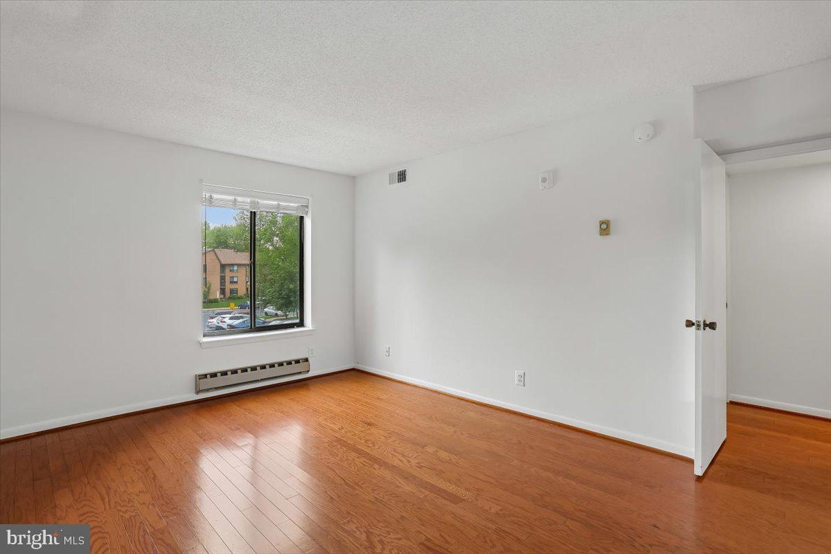LEISURE WORLD - Residential