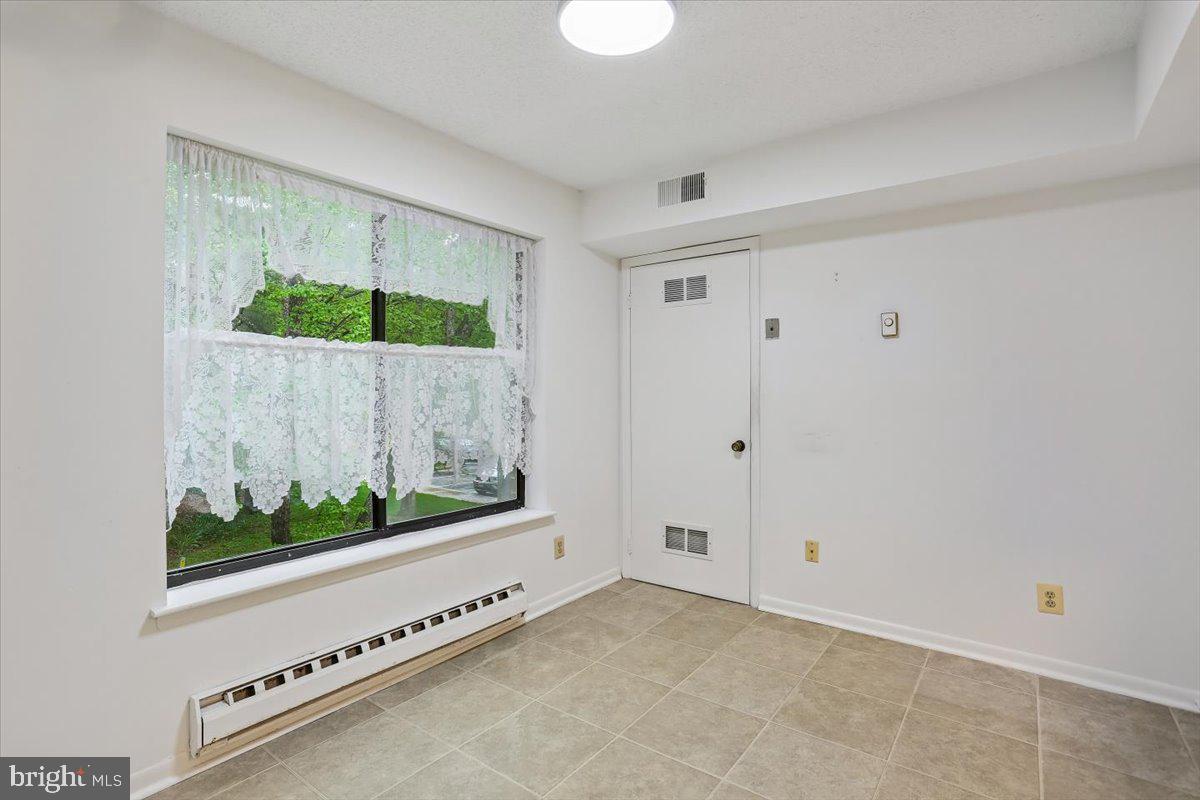 LEISURE WORLD - Residential