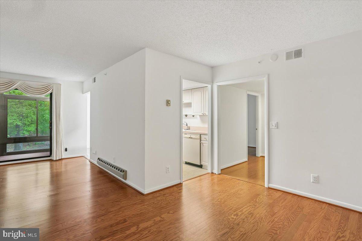 LEISURE WORLD - Residential