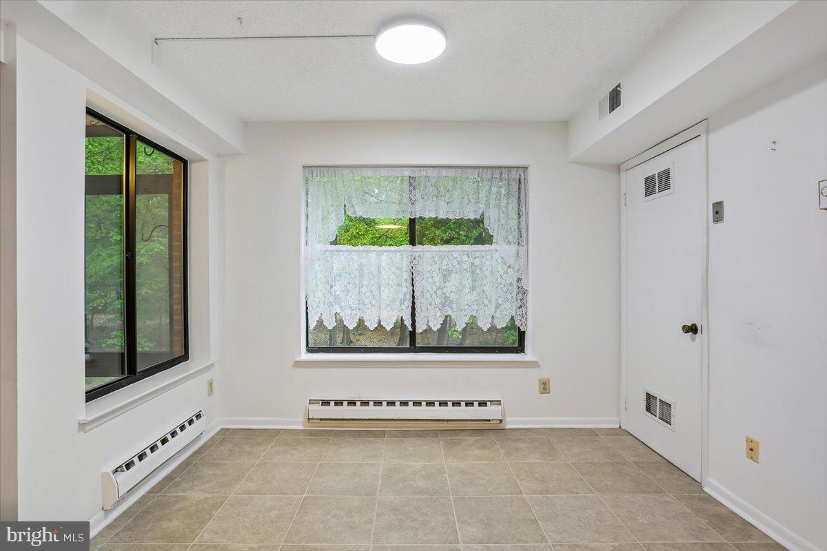 LEISURE WORLD - Residential