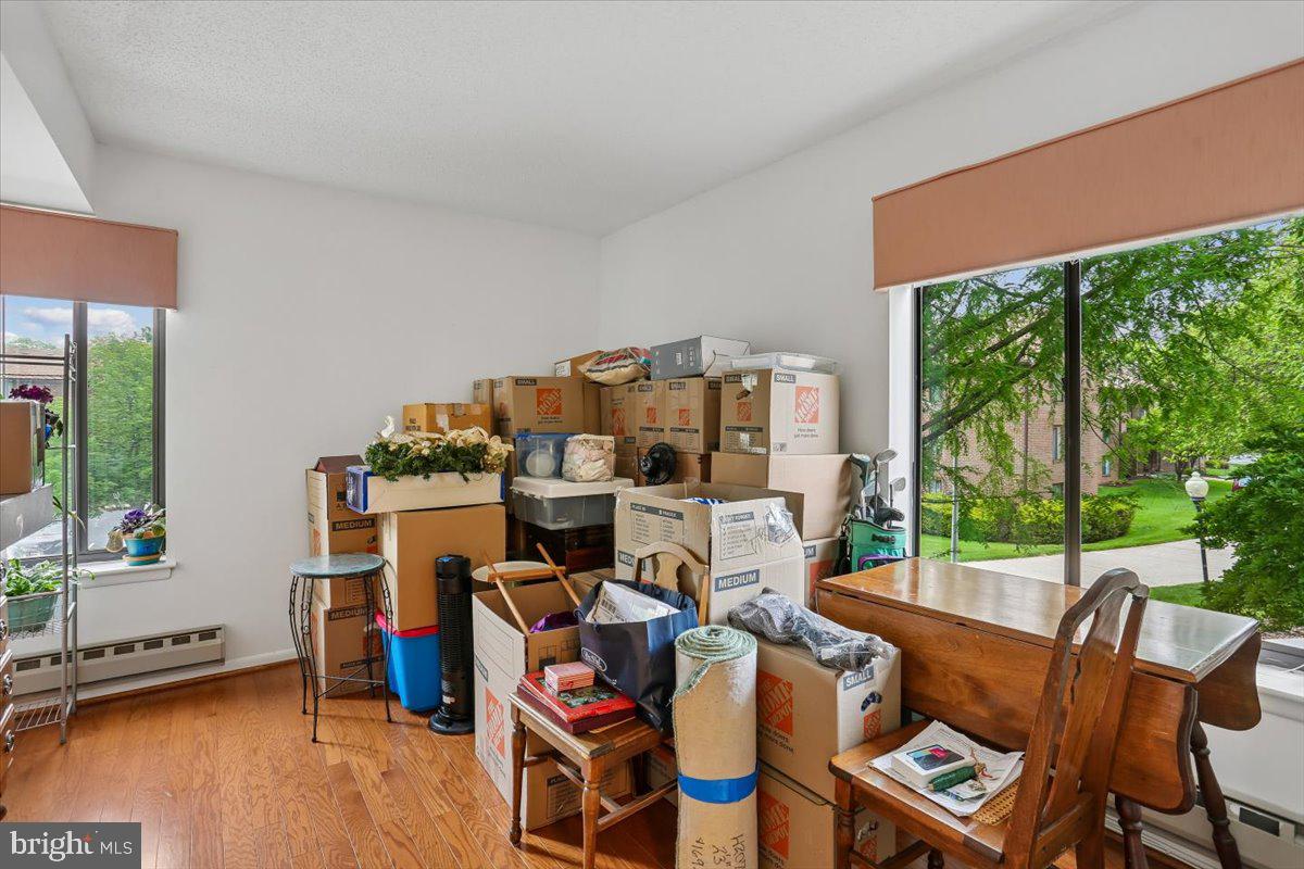 LEISURE WORLD - Residential
