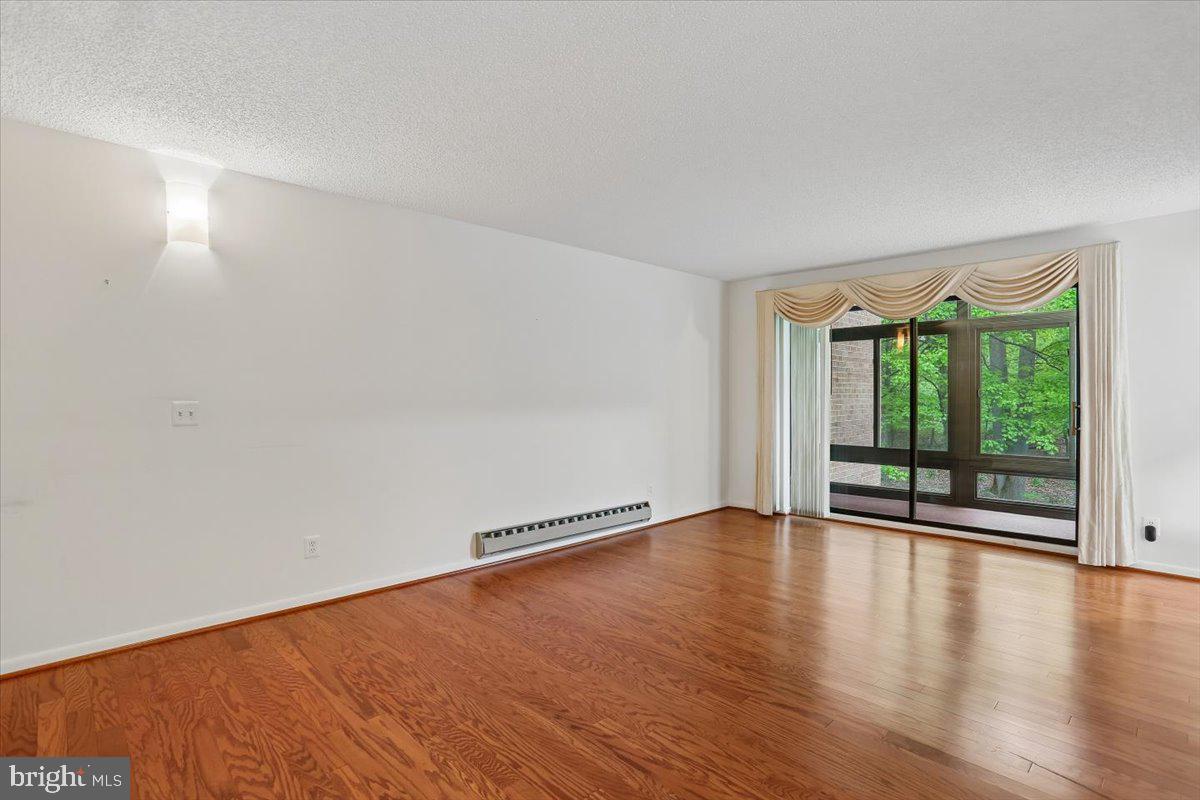 LEISURE WORLD - Residential