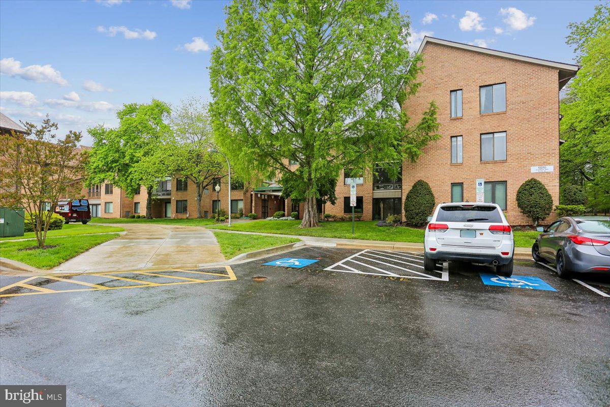 LEISURE WORLD - Residential