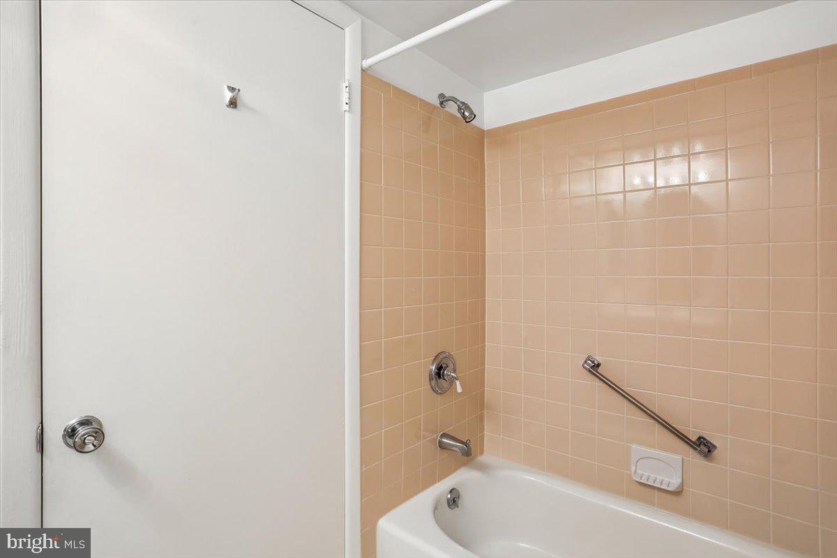LEISURE WORLD - Residential