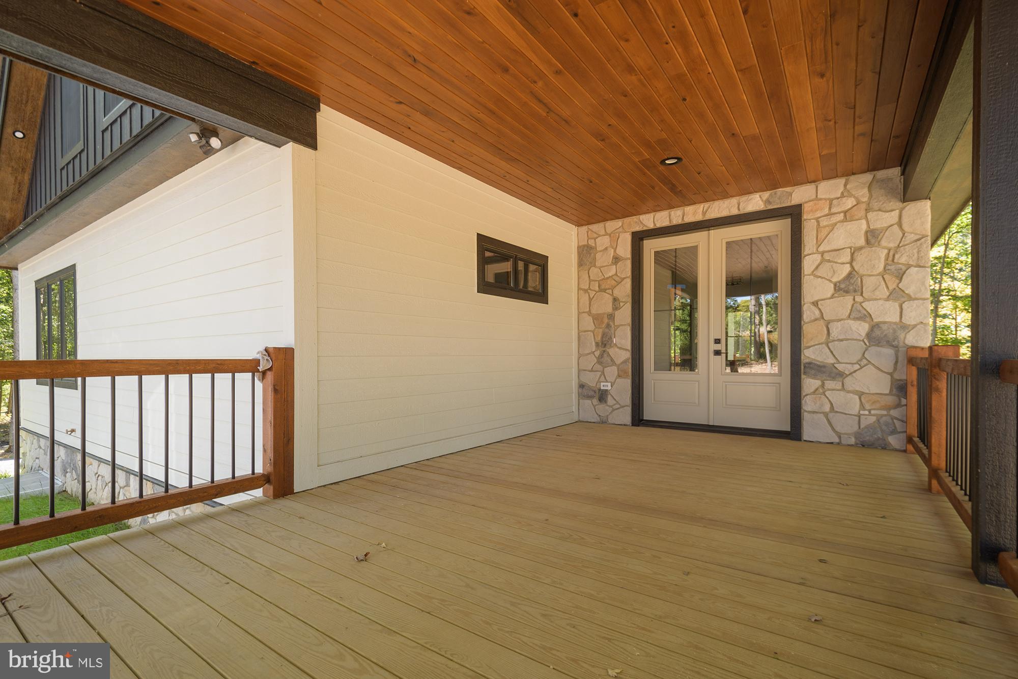 THOUSAND ACRES - Residential