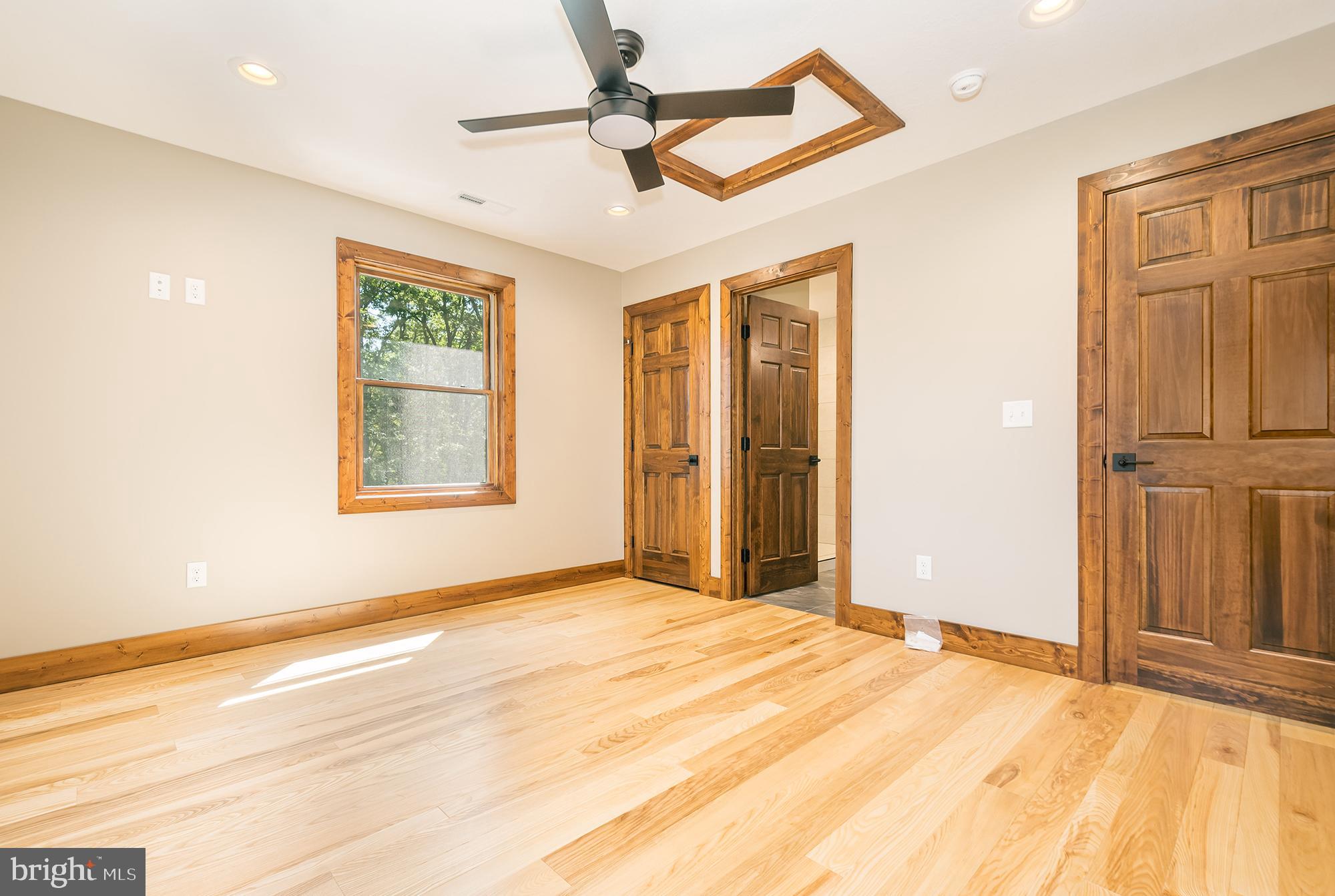 THOUSAND ACRES - Residential