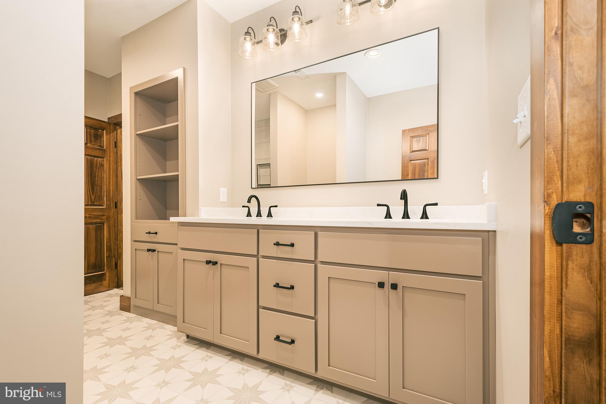 THOUSAND ACRES - Residential