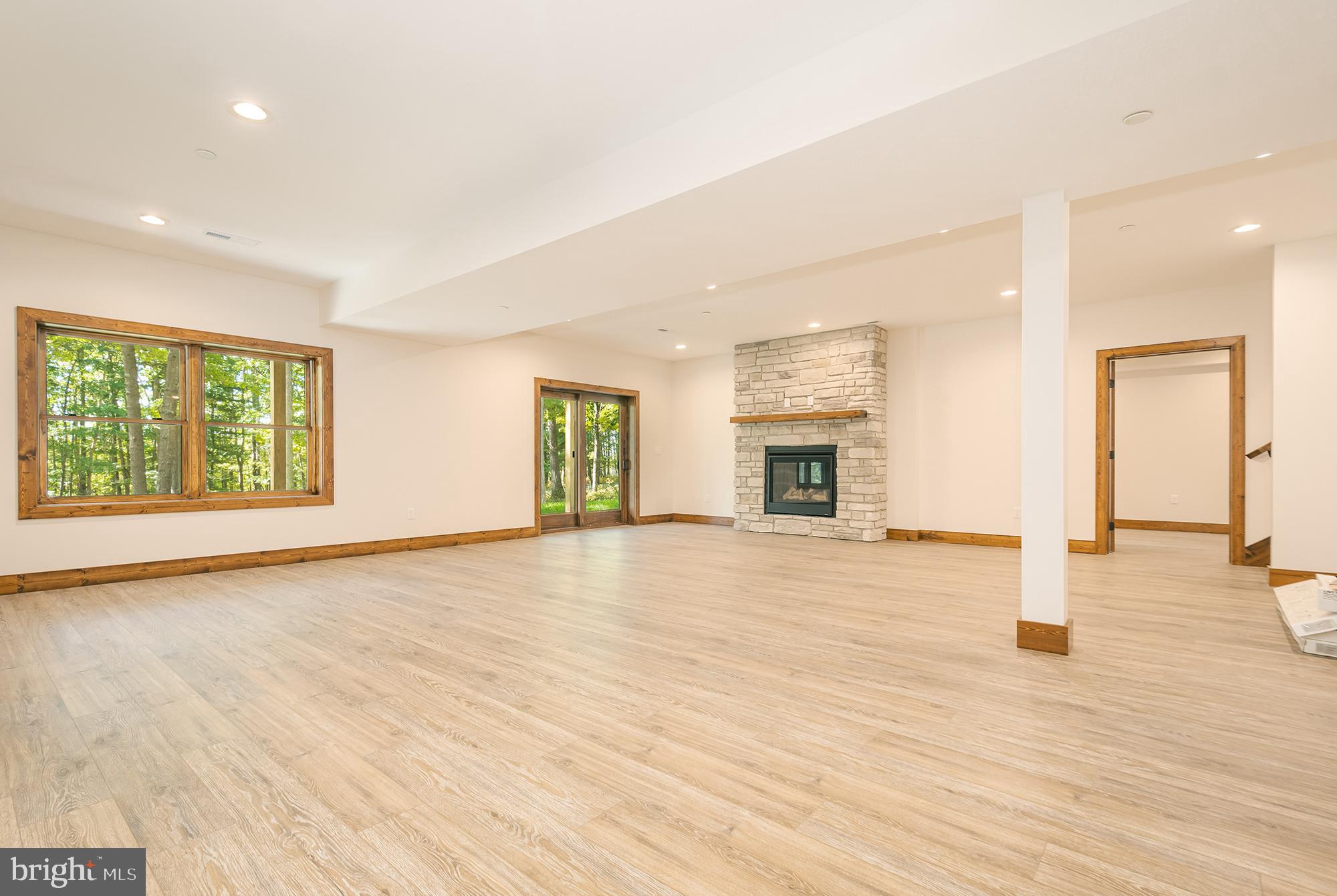 THOUSAND ACRES - Residential