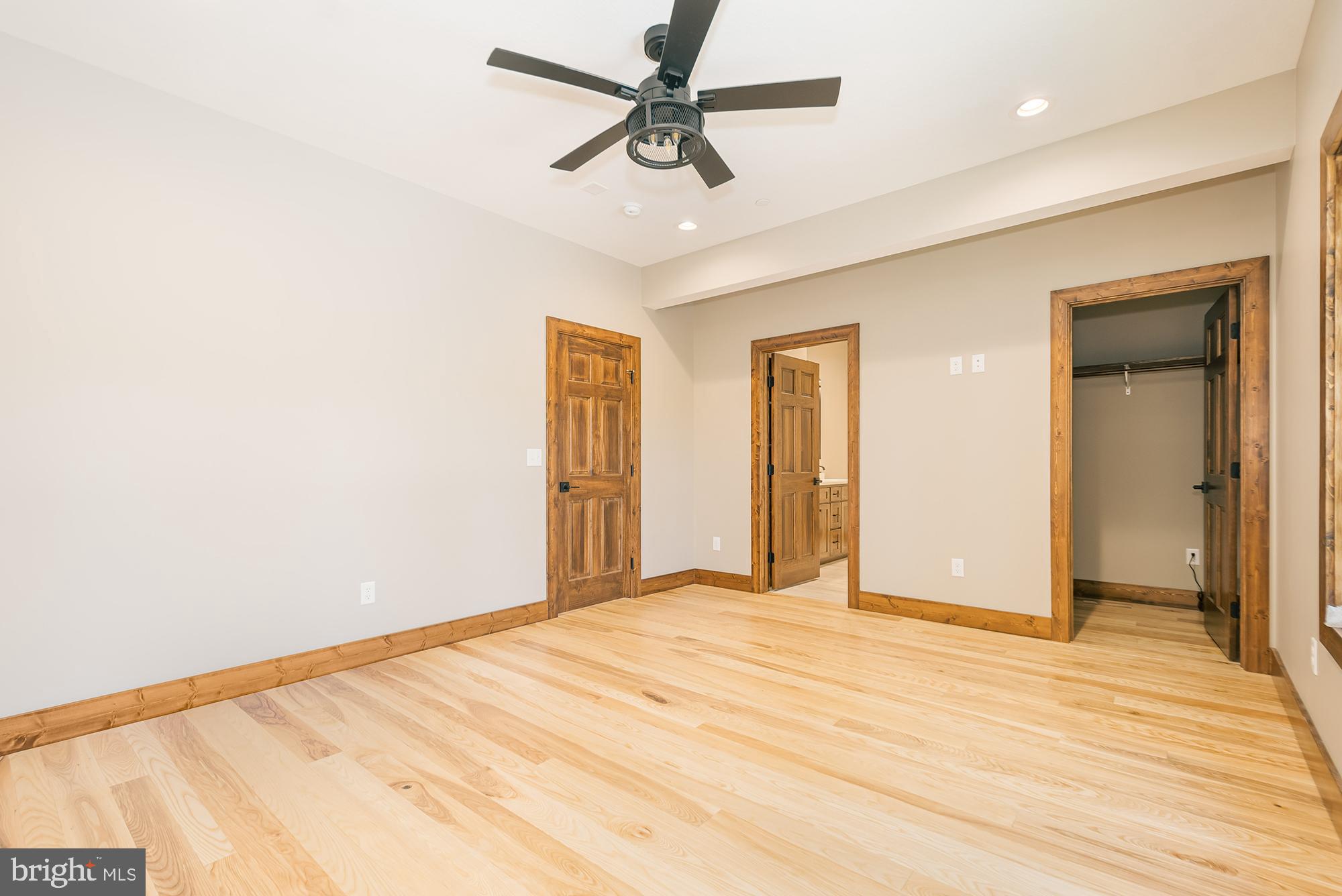 THOUSAND ACRES - Residential