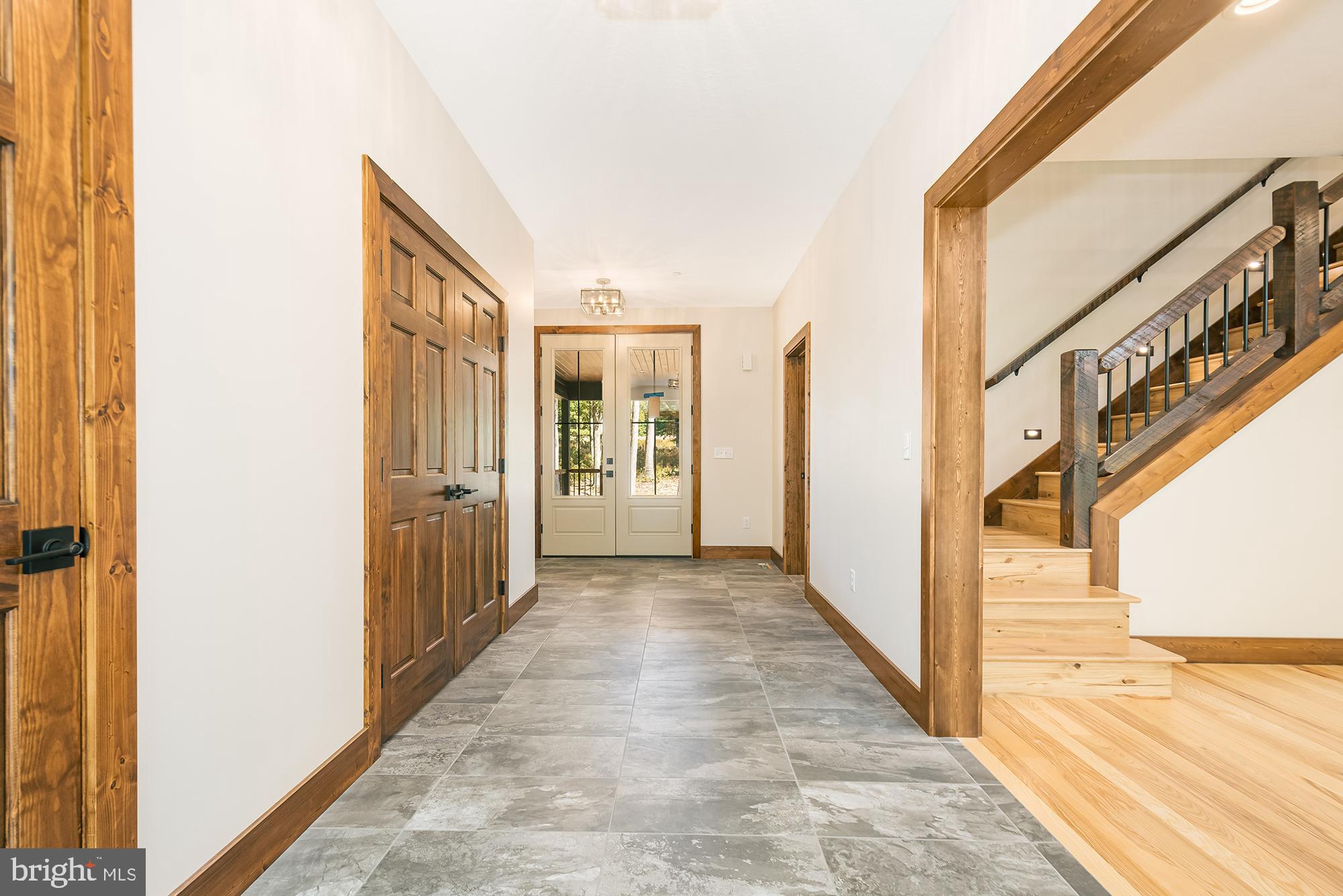 THOUSAND ACRES - Residential