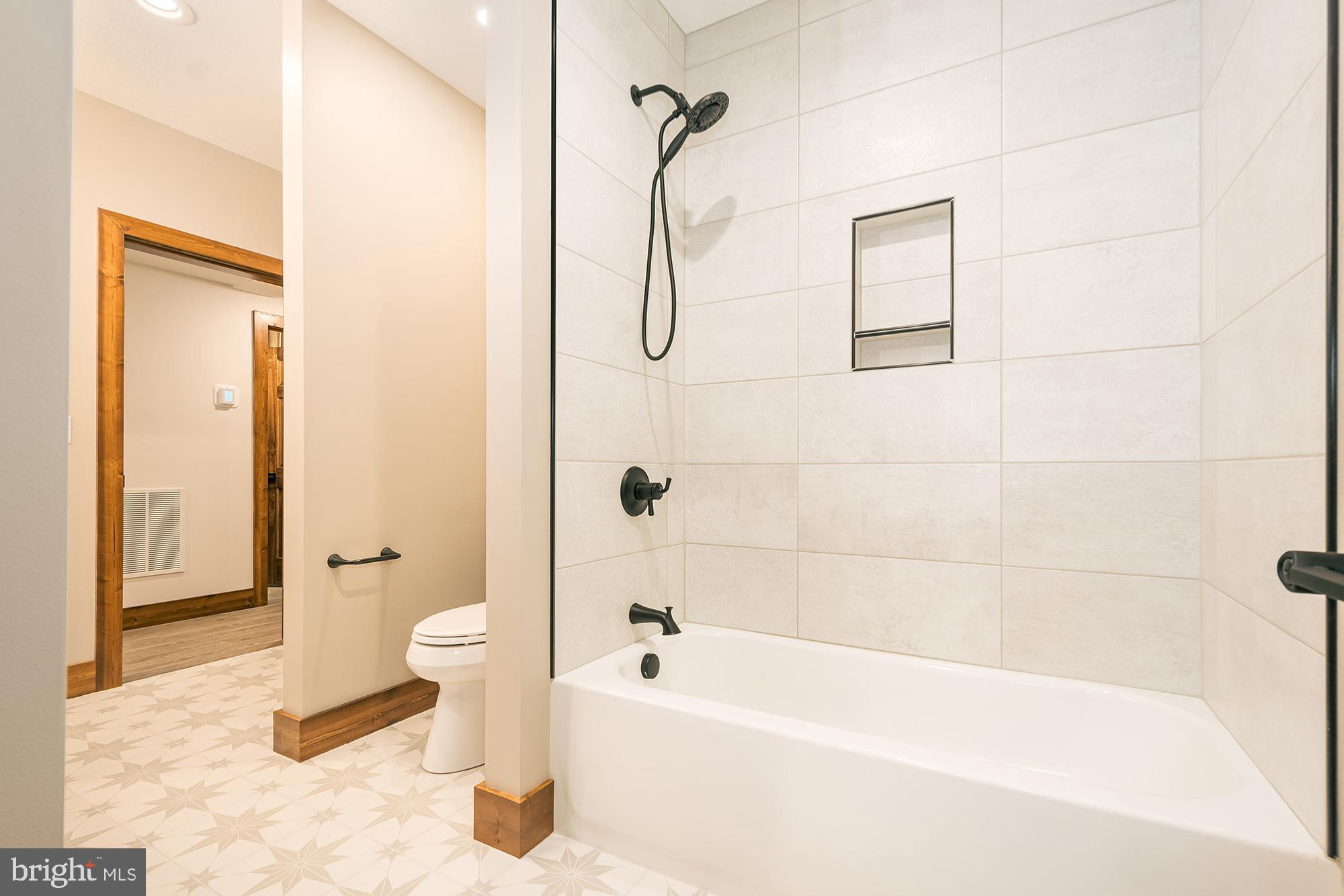 THOUSAND ACRES - Residential