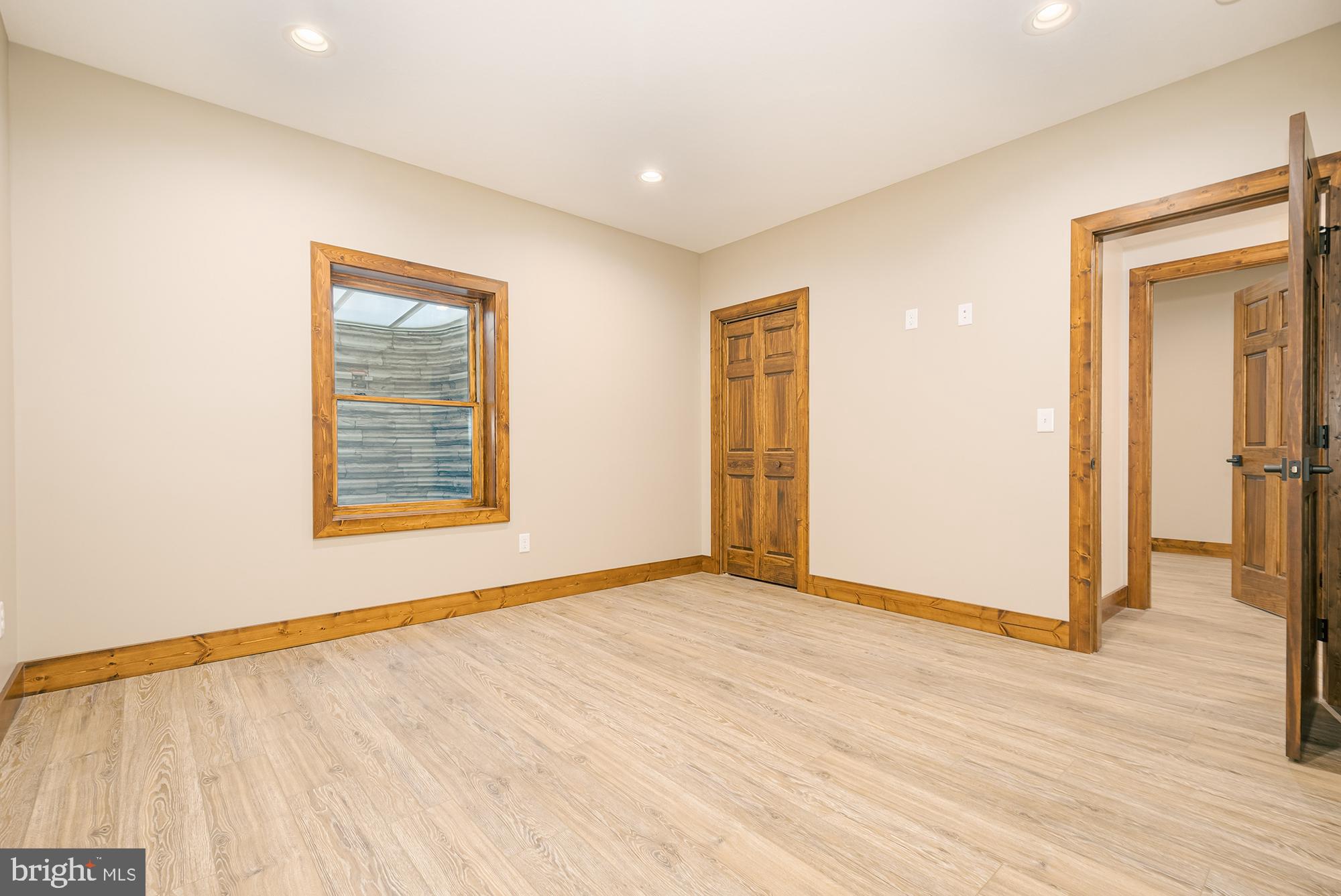 THOUSAND ACRES - Residential