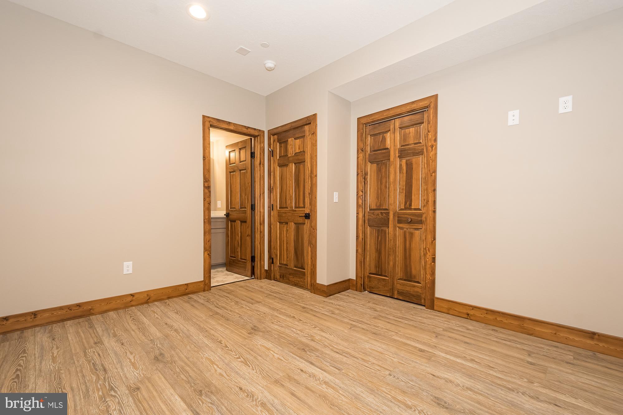 THOUSAND ACRES - Residential