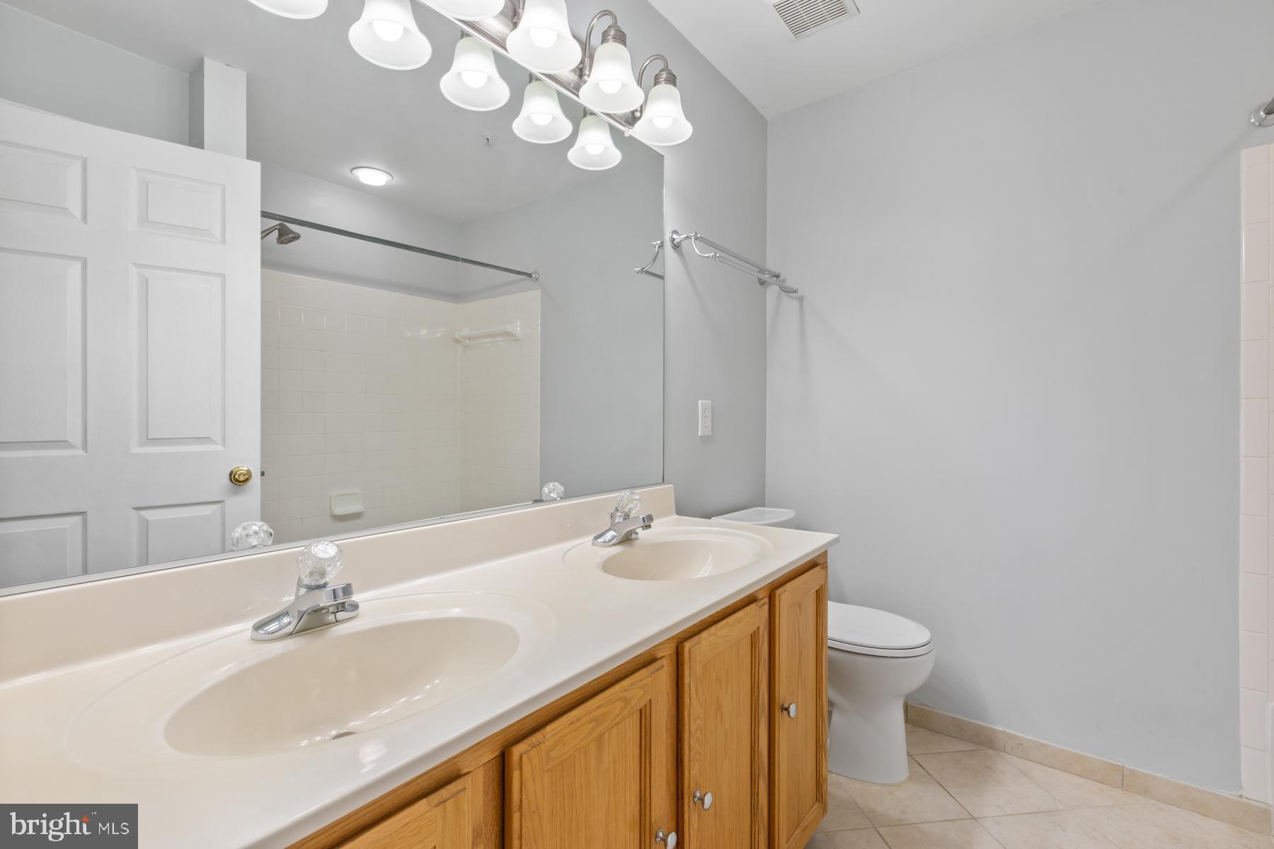 CLOVERLEAF CENTER - Residential Lease