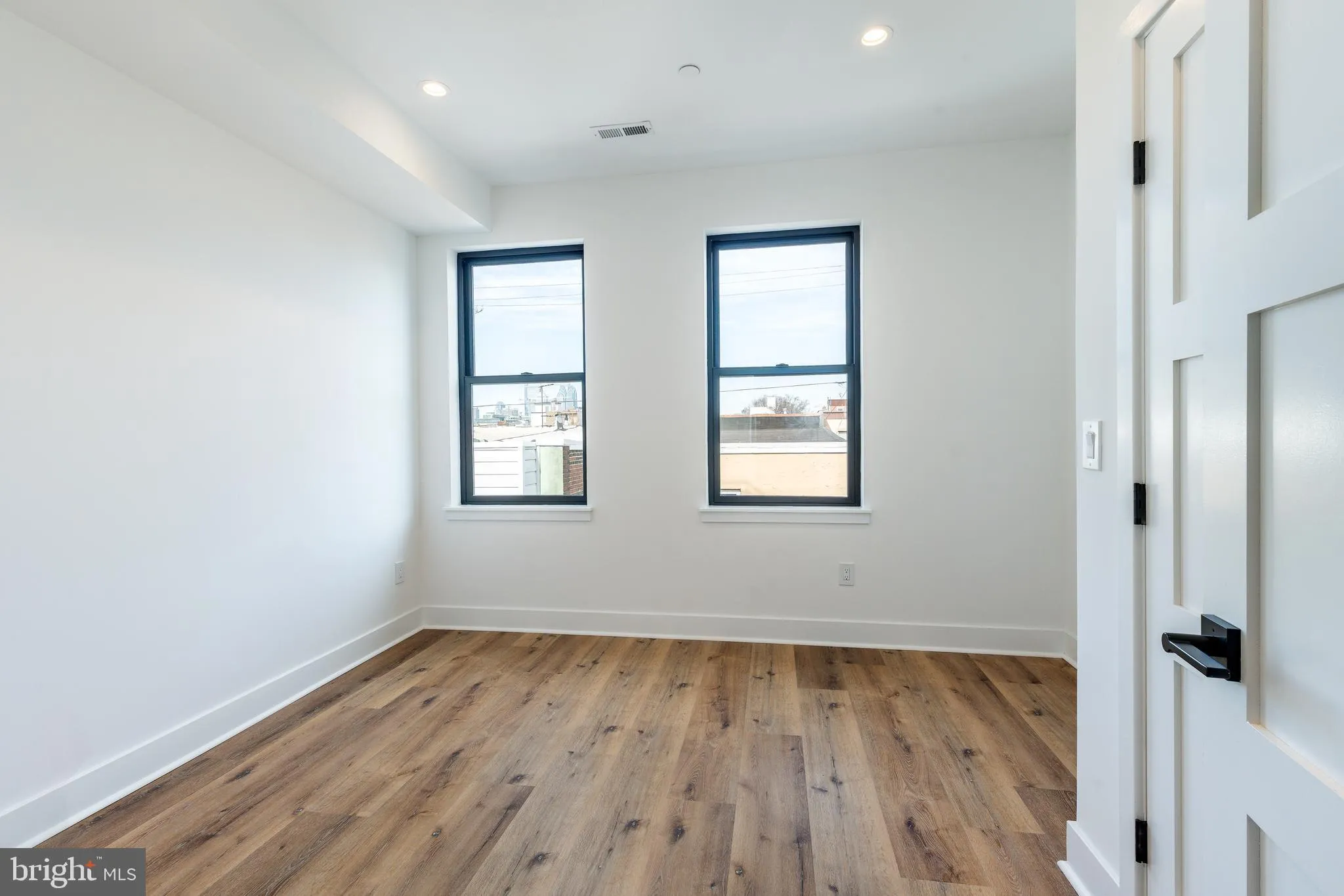 Philadelphia, Pennsylvania 19148, United States, 4 Bedrooms Bedrooms, ,3 BathroomsBathrooms,Residential,Active,82979