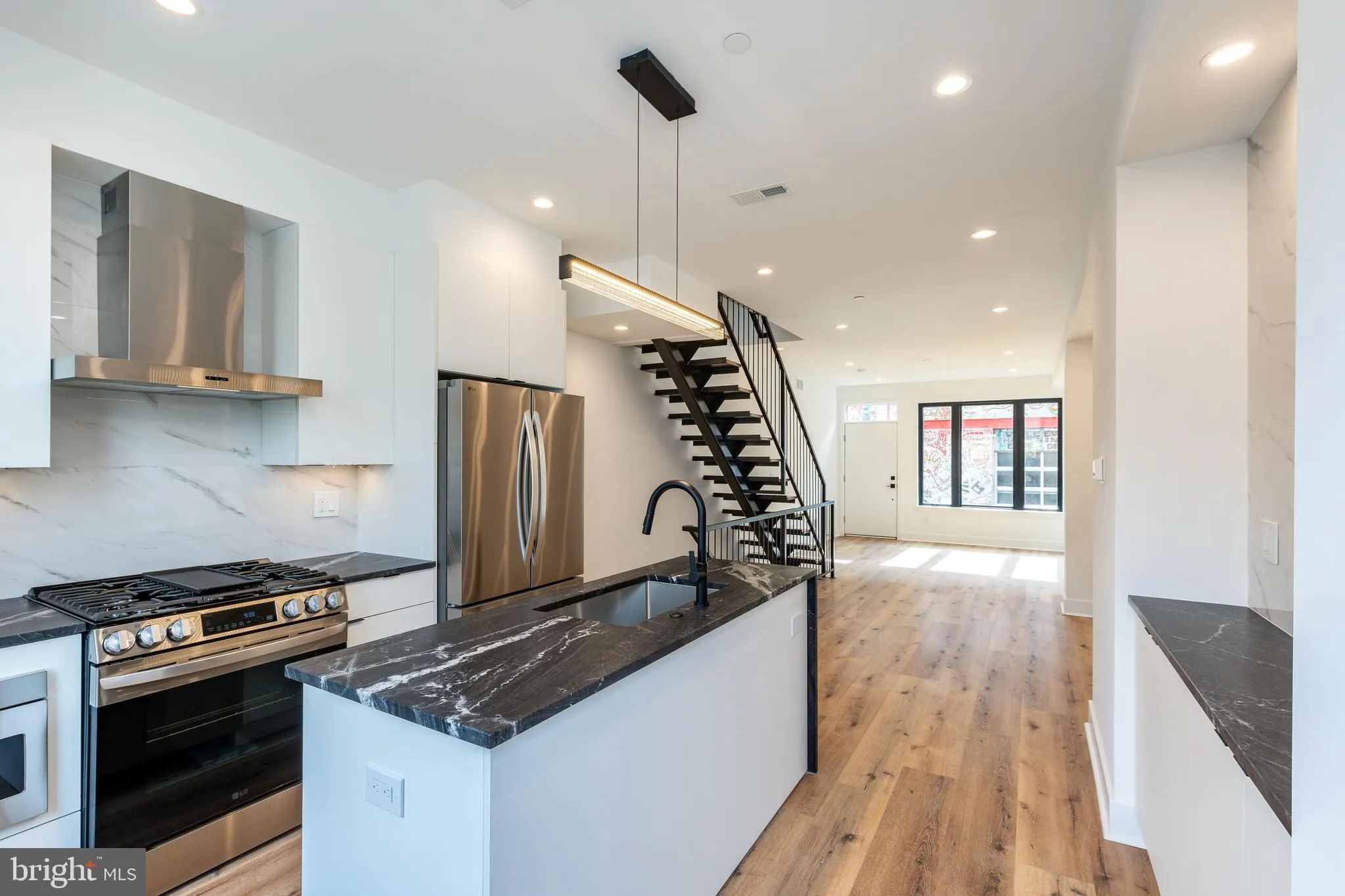 Philadelphia, Pennsylvania 19148, United States, 4 Bedrooms Bedrooms, ,3 BathroomsBathrooms,Residential,Active,82979