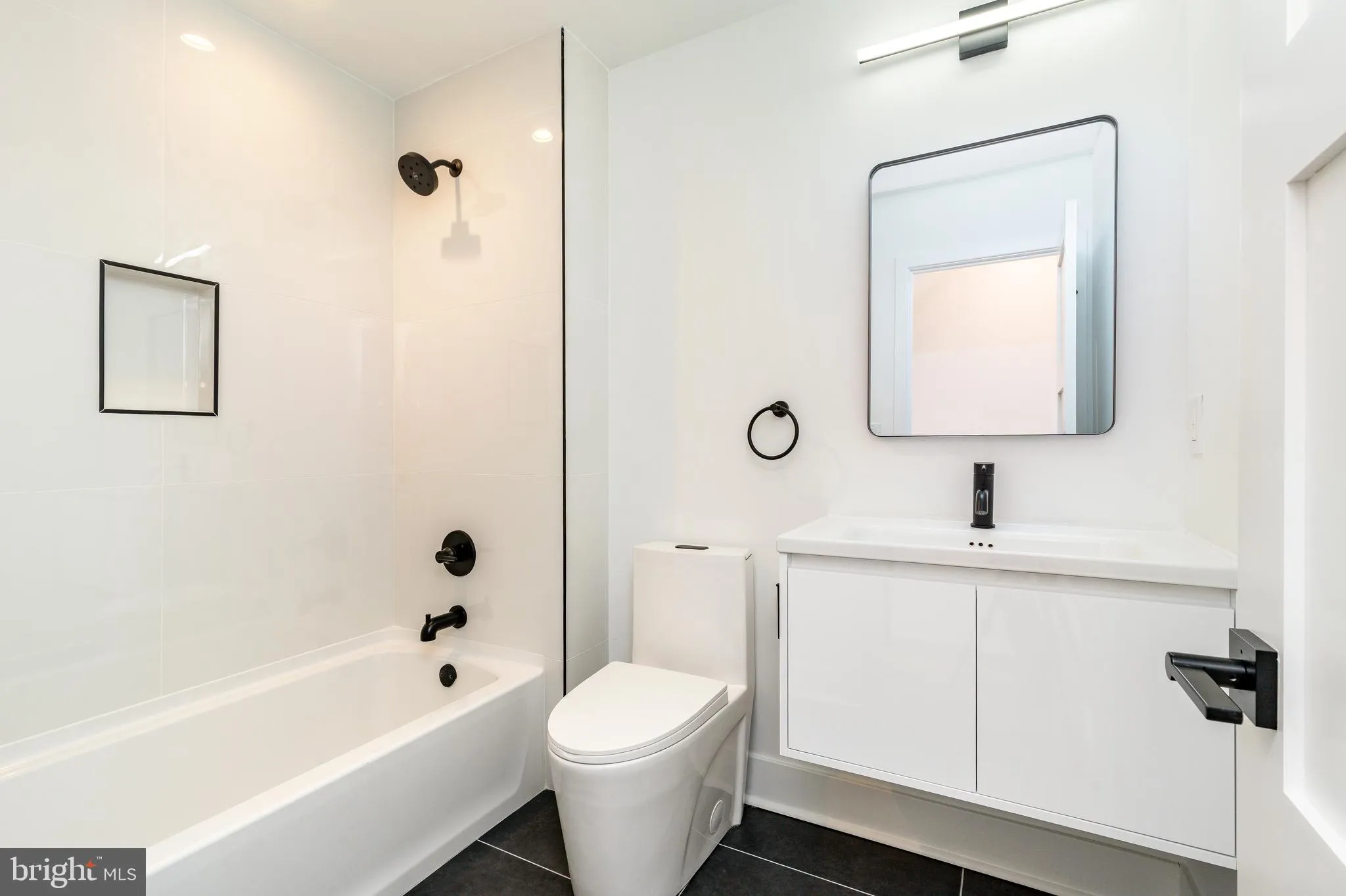 Philadelphia, Pennsylvania 19148, United States, 4 Bedrooms Bedrooms, ,3 BathroomsBathrooms,Residential,Active,82979