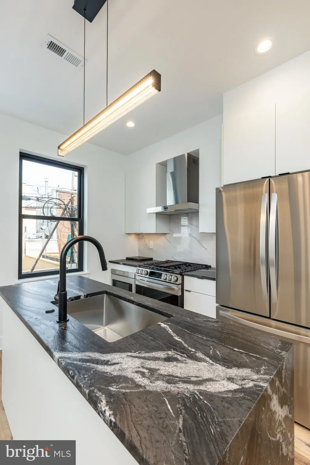 Philadelphia, Pennsylvania 19148, United States, 4 Bedrooms Bedrooms, ,3 BathroomsBathrooms,Residential,Active,82979