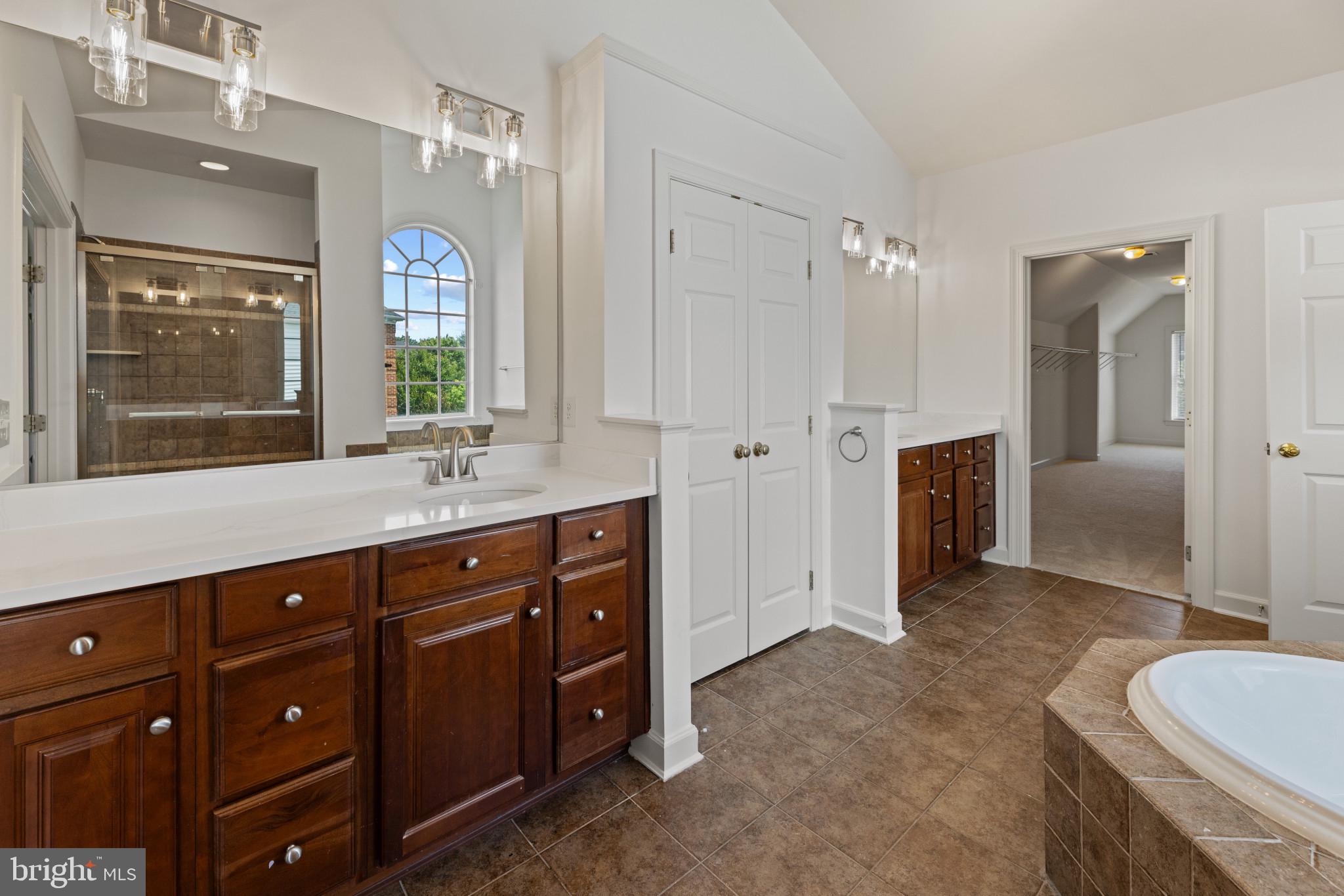 CEDAR HUNT - Residential