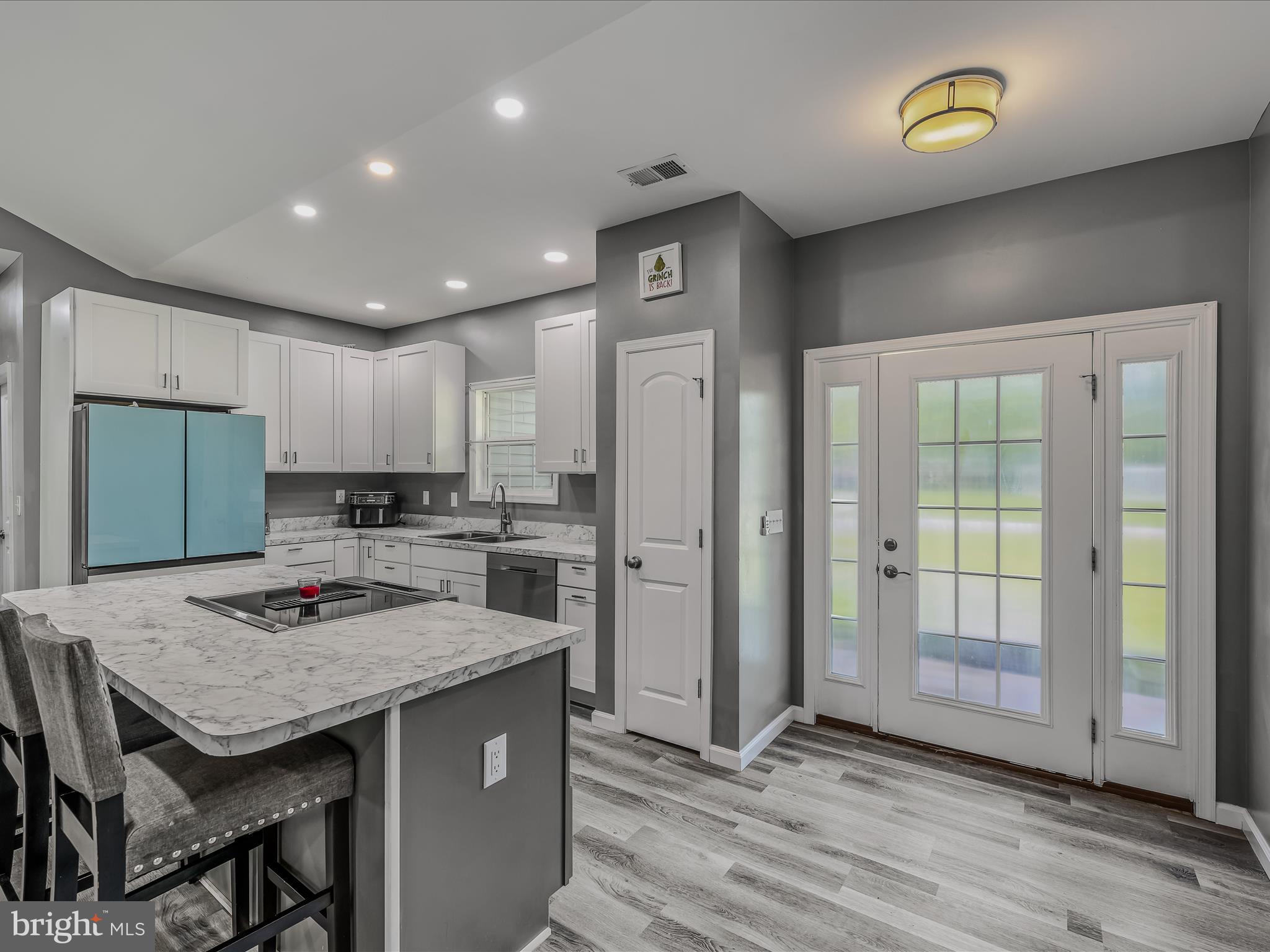 OPEQUON VIEW - Residential