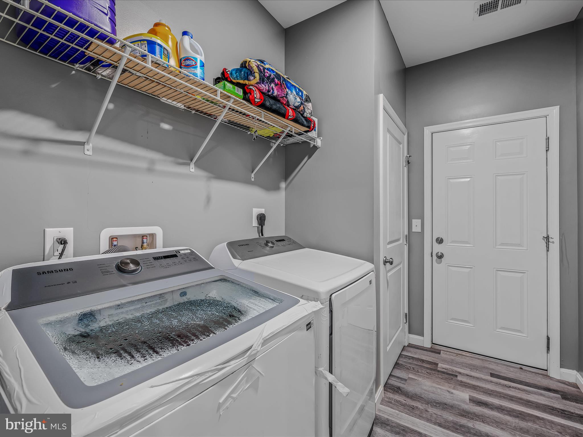 OPEQUON VIEW - Residential