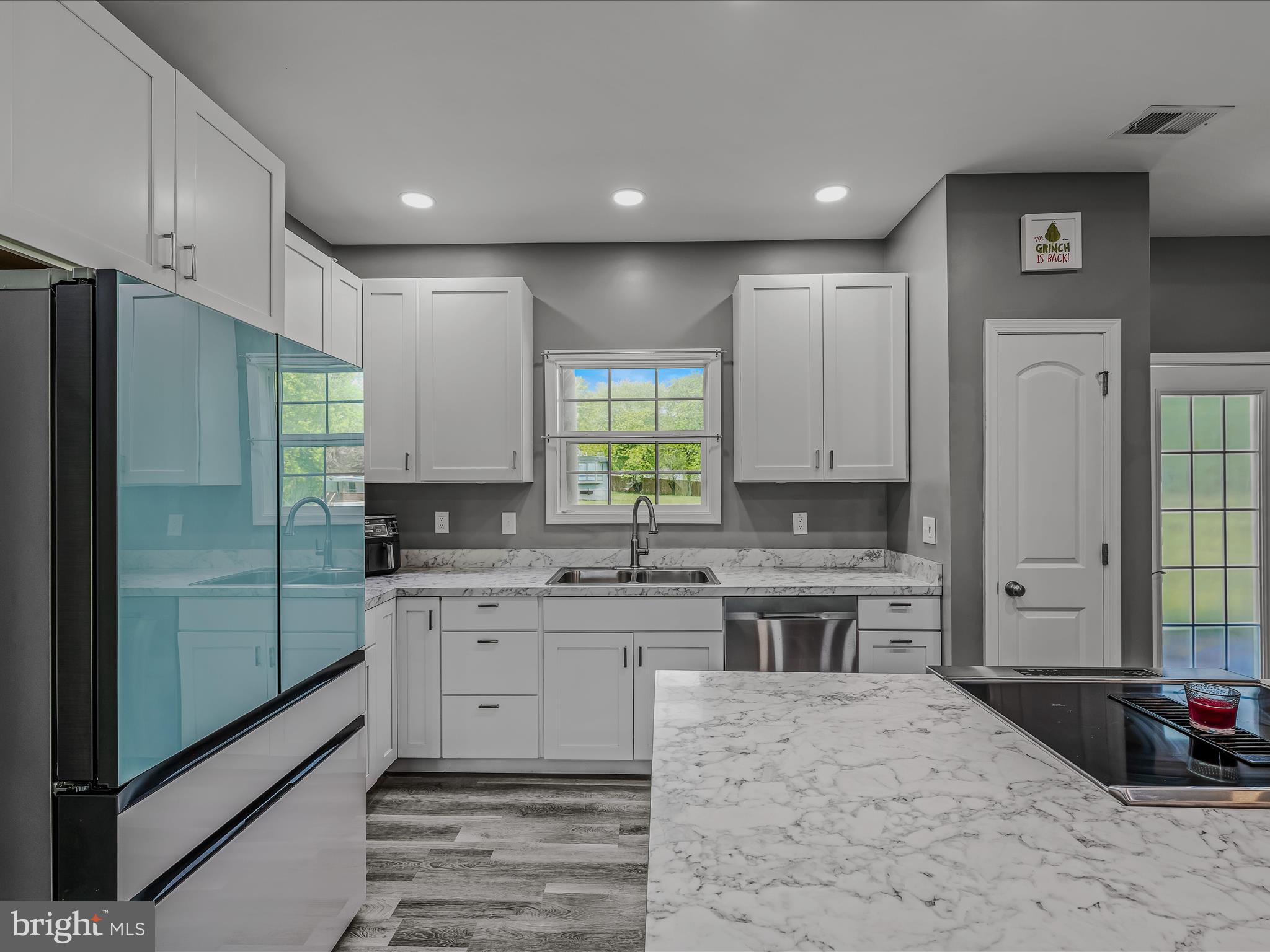 OPEQUON VIEW - Residential